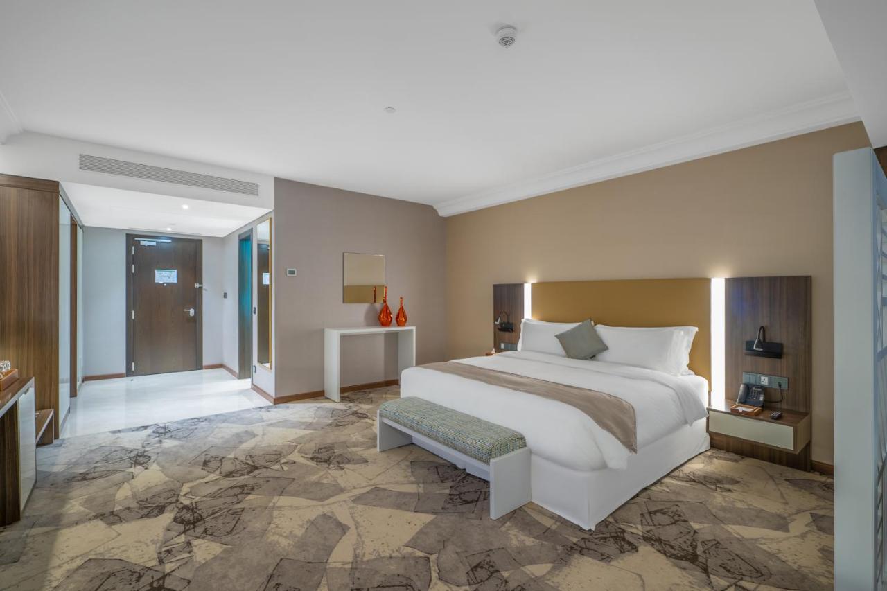 Grand Millennium Al Seef Basra Exterior foto